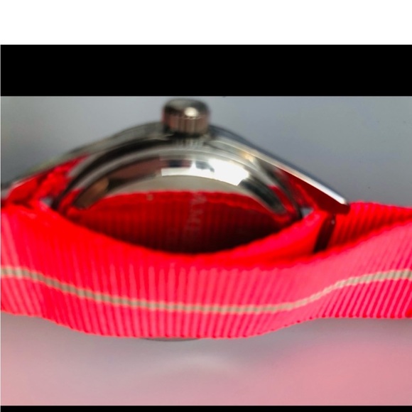 AMERICAN EAGLE VINTAGE NEON PINK WATCH NEEDS BATTERY EXCELLENT CONDITION - Picture 7 of 9